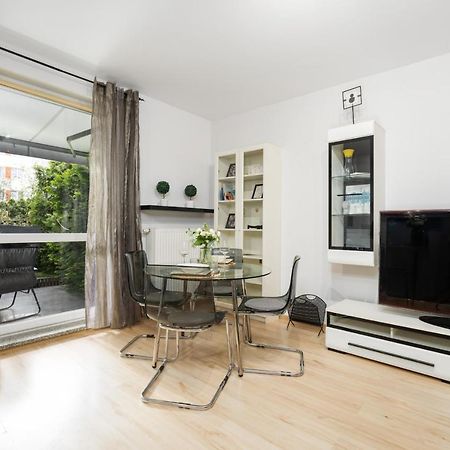 Cozy Apartment Karpia 17 With Terrace In Poznan By Noclegi Renters Esterno foto