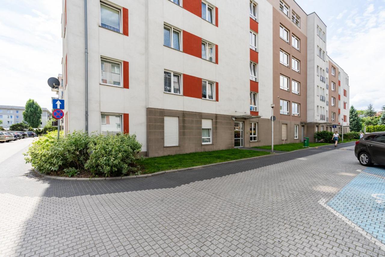Cozy Apartment Karpia 17 With Terrace In Poznan By Noclegi Renters Esterno foto