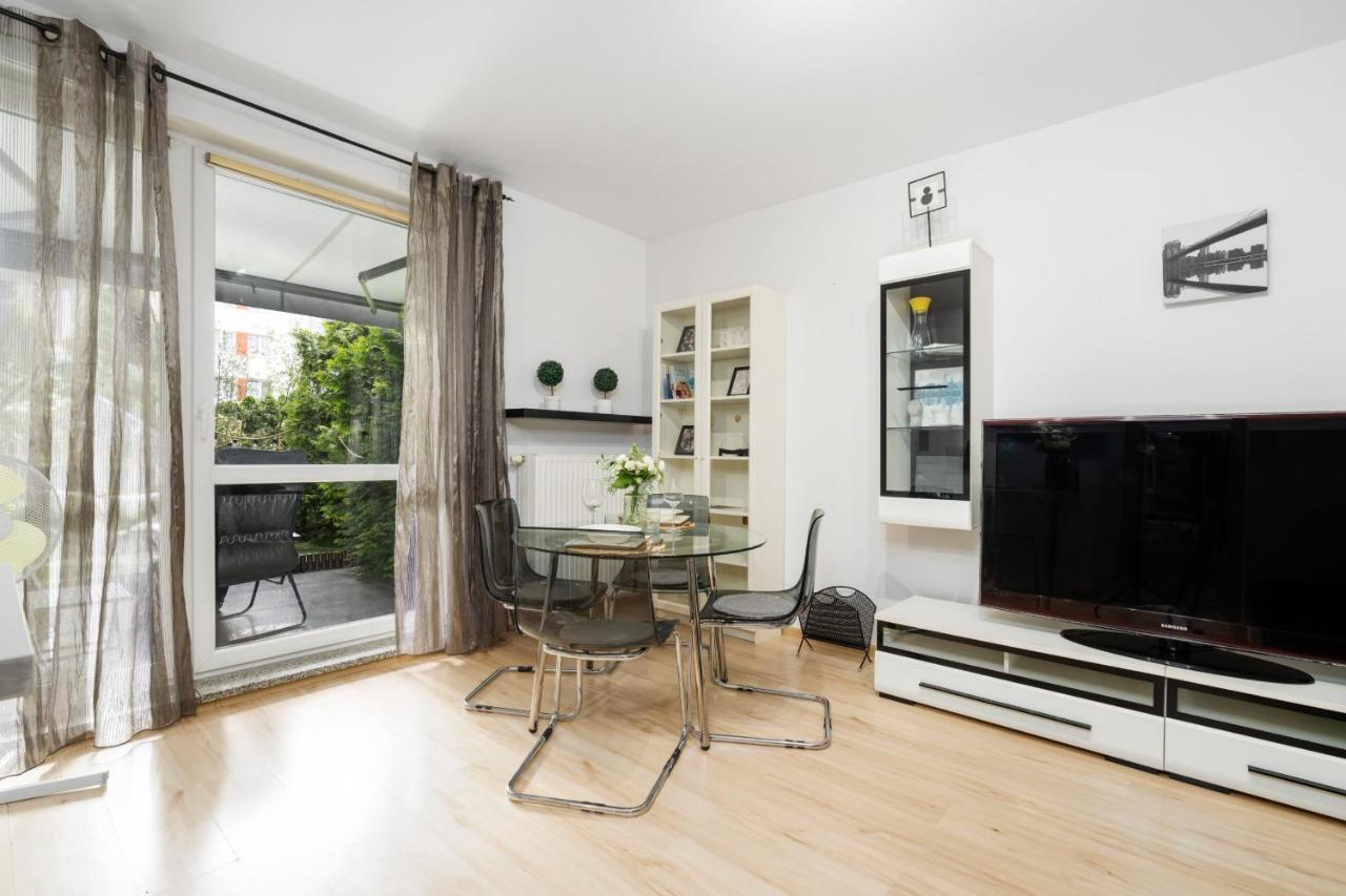 Cozy Apartment Karpia 17 With Terrace In Poznan By Noclegi Renters Esterno foto